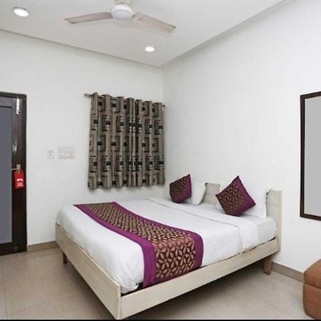 Deluxe Rooms In Jangpura New Delhi Buitenkant foto
