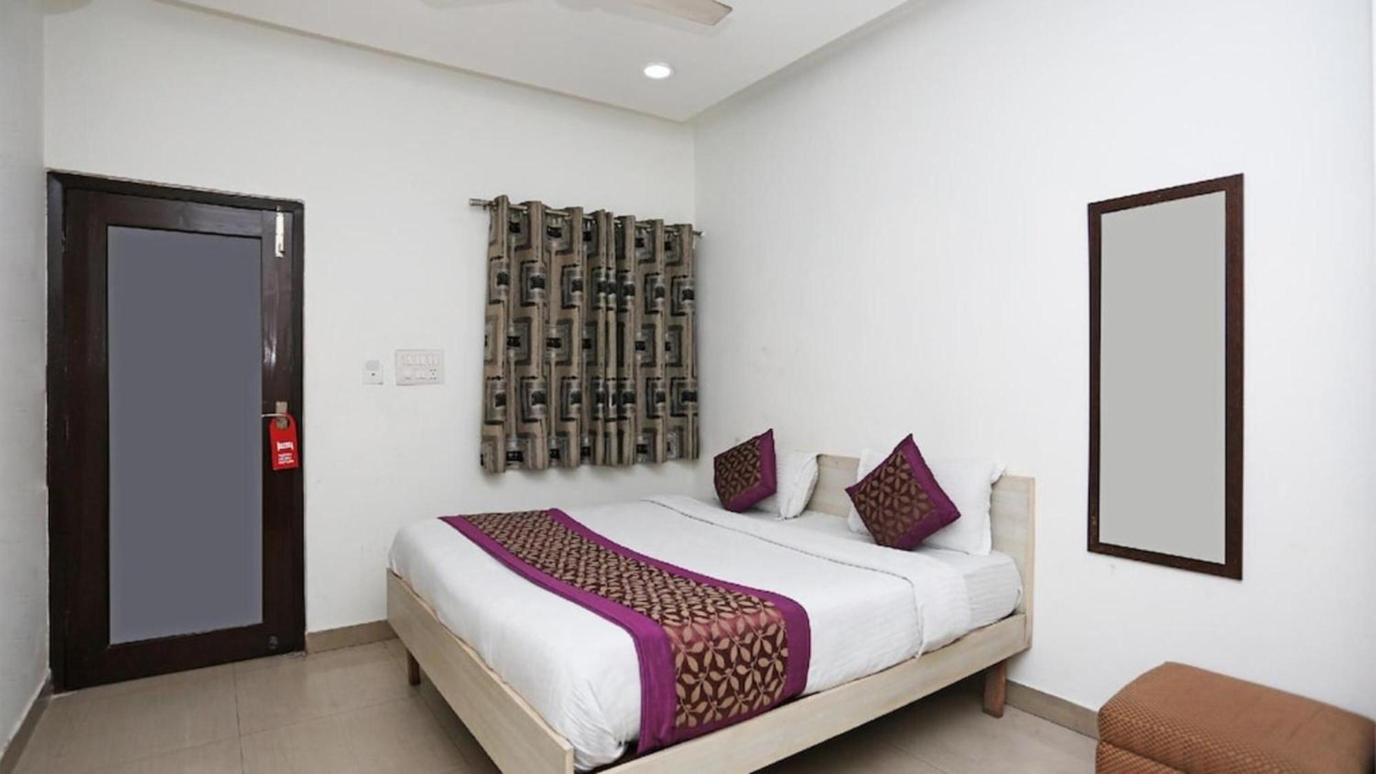 Deluxe Rooms In Jangpura New Delhi Buitenkant foto