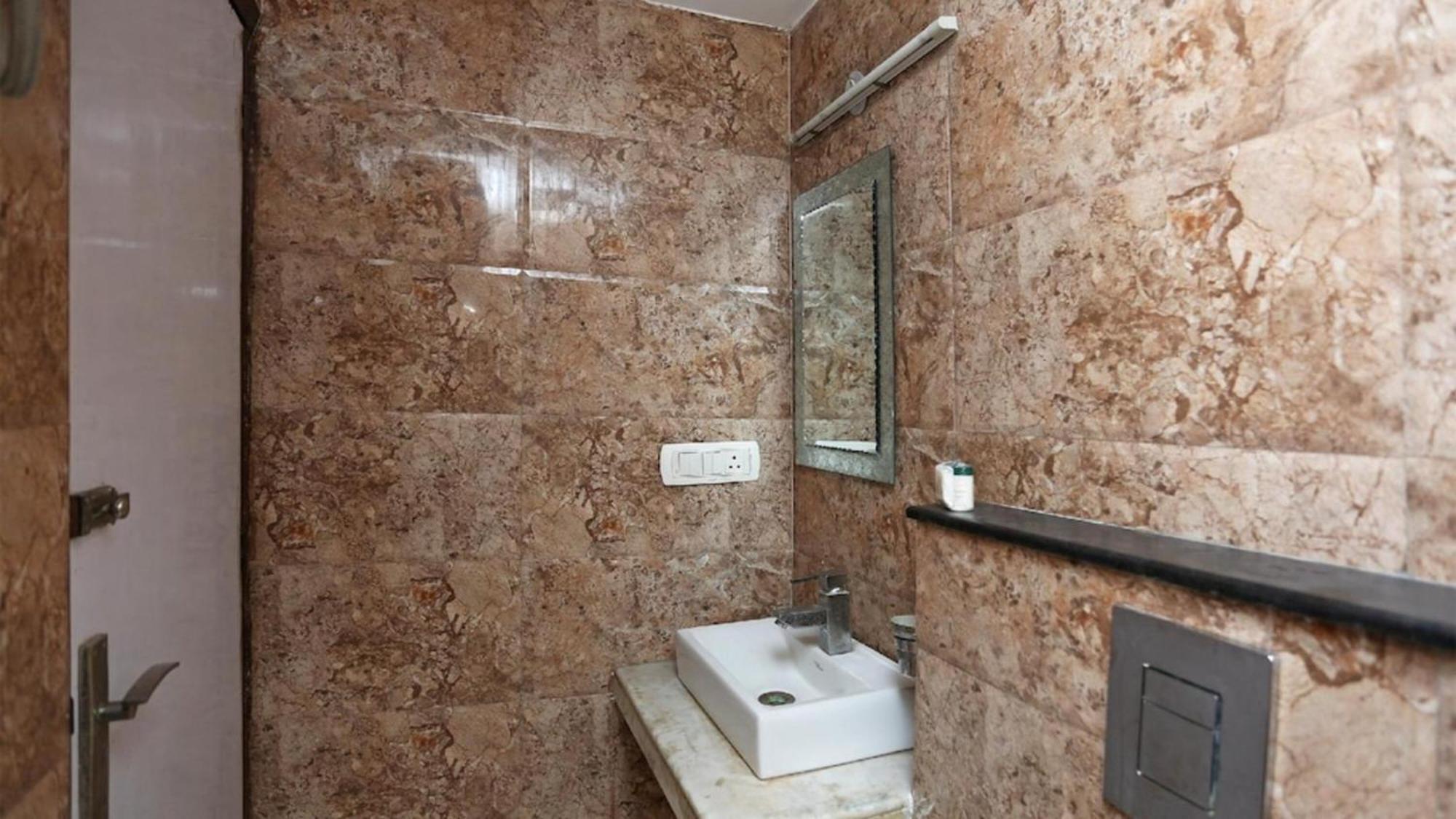 Deluxe Rooms In Jangpura New Delhi Buitenkant foto