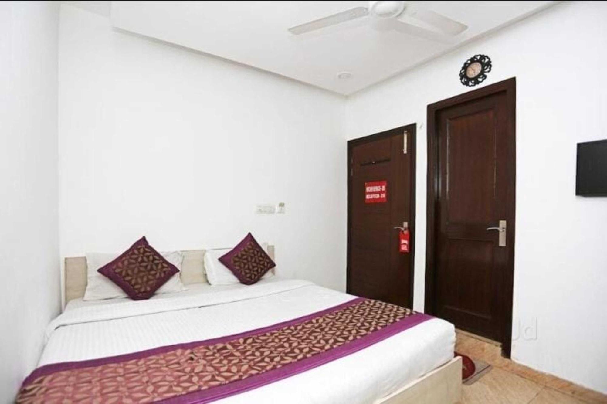 Deluxe Rooms In Jangpura New Delhi Buitenkant foto