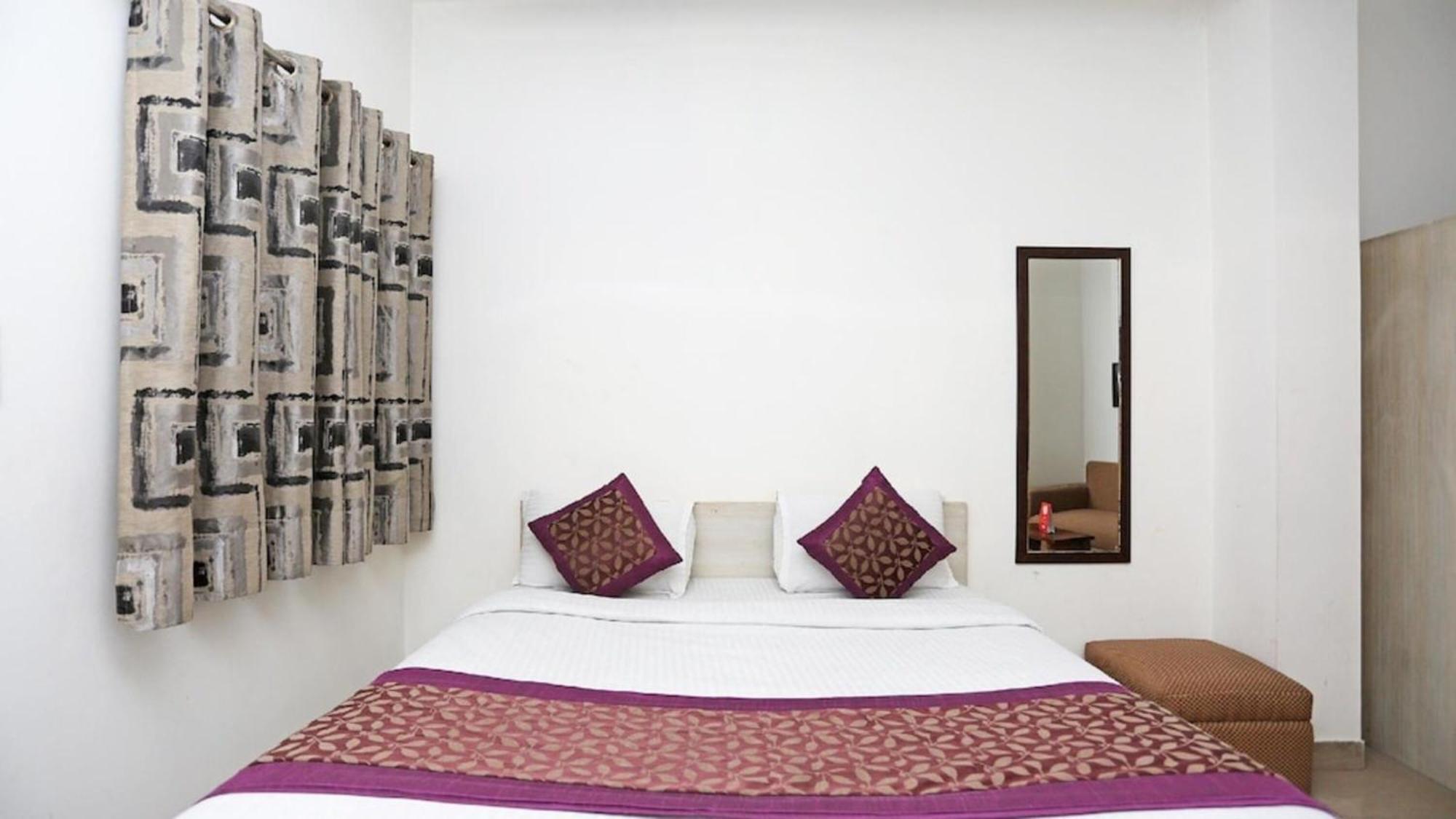 Deluxe Rooms In Jangpura New Delhi Buitenkant foto