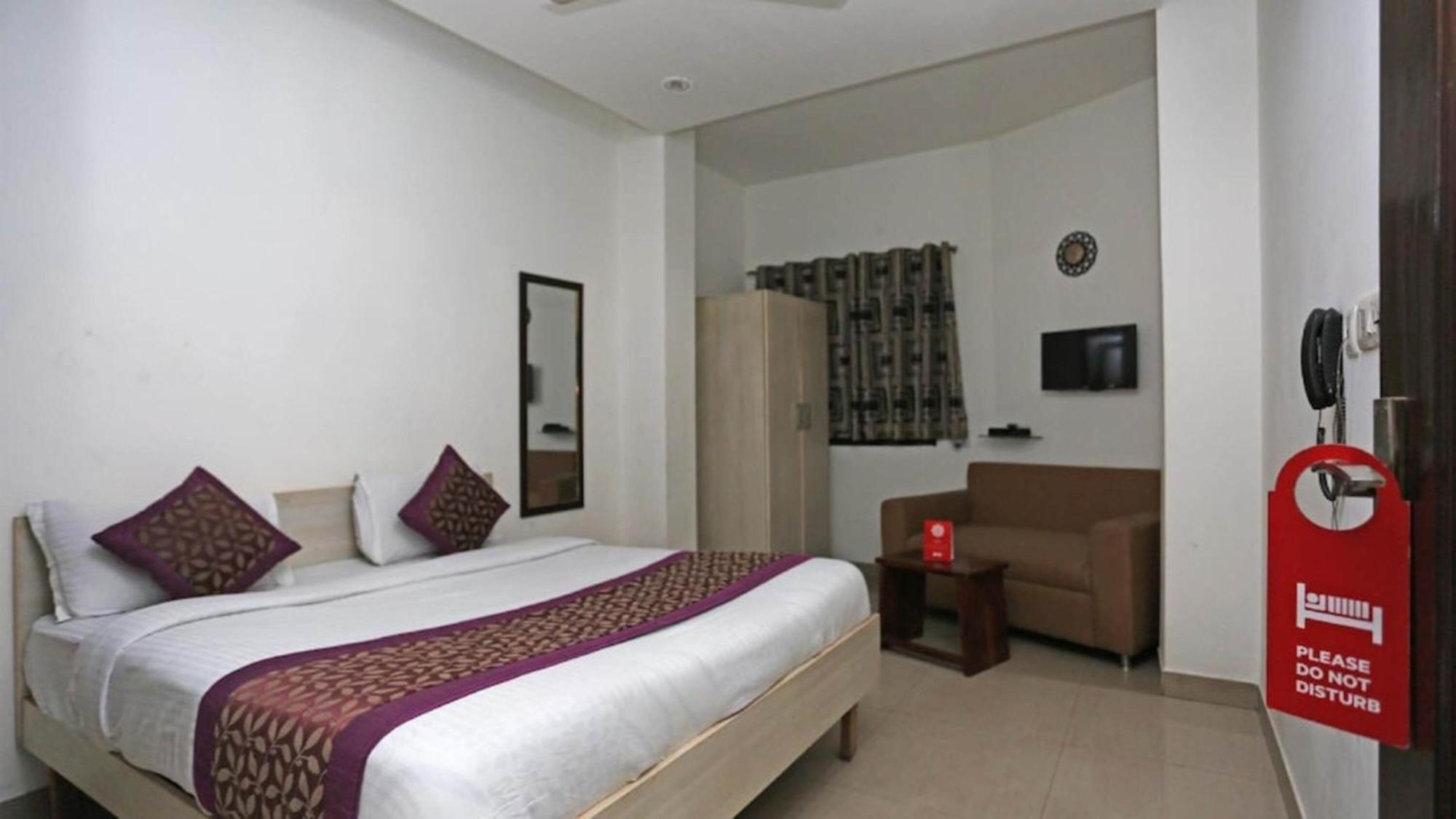 Deluxe Rooms In Jangpura New Delhi Buitenkant foto
